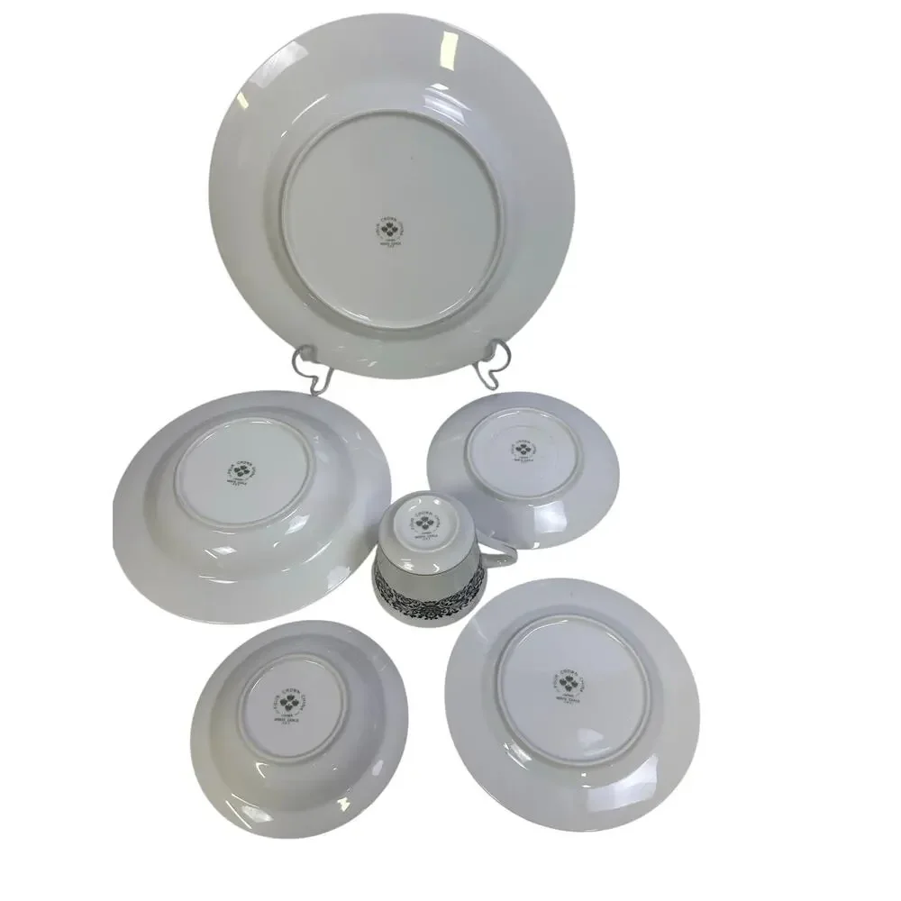 Four Crown China 'Monte Carlo' 383 Black/White/Gold 6-PC Place Setting-Excellent